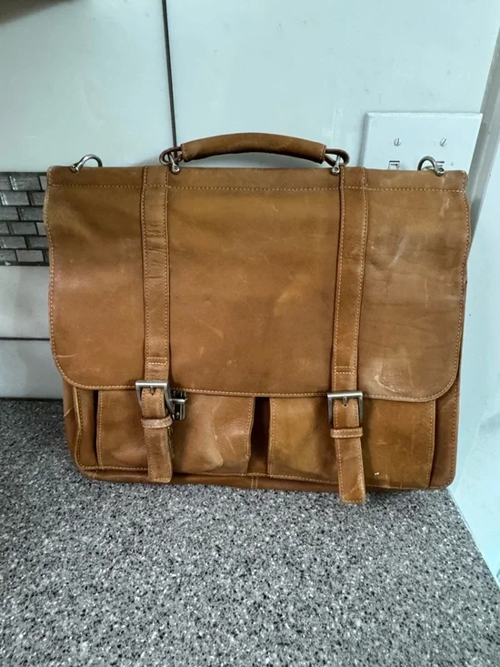Wilsons Leather Distressed Tan Leather Briefcase Messenger