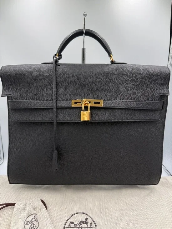 Hermes Kelly 38 HORSESHOE with Gold Hardware