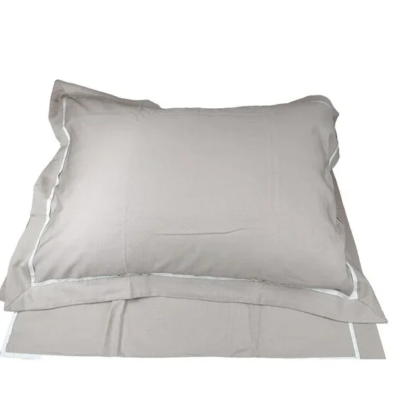 2 Restoration Hardware Italian Pillow Shams 28X20 100% Cotton Beige/White Border