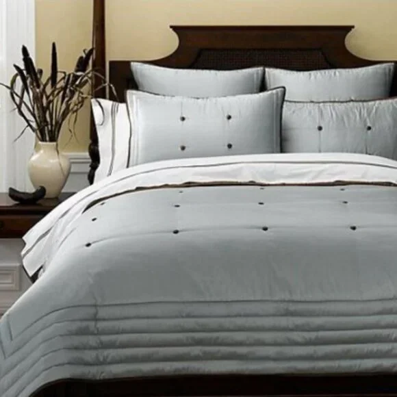 Restoration Hardware Queen Tufted Silk Quilt in Eucalyptus & Chocolate. GUC.