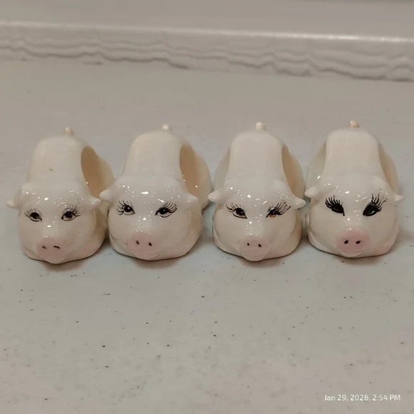 Ceramic Pig Napkin Ring Holders Set of 4 Country House Cottage Vintage WHITE