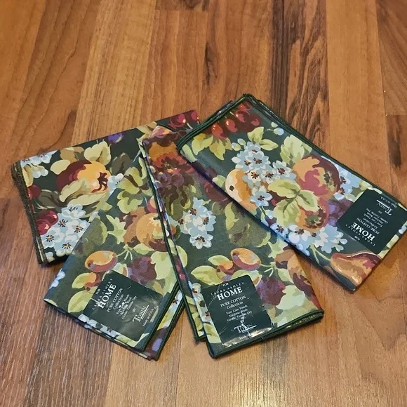 Laura Ashley Cloth Napkins Set of Five Rubens Green Floral Fruit Print New! NWT