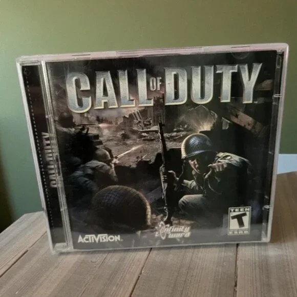 Call of Duty 1 PC CD-ROM 2003 Activision 2 Discs W/ Case and Serial Key