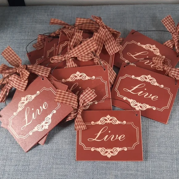 Live Gift Wine Bottle Tag Ornament Wood Table Decoration Napkin Ring Placecard