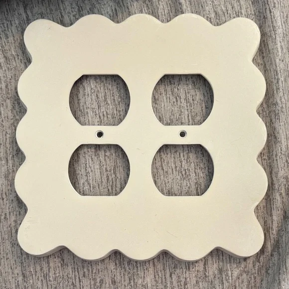 Restoration Hardware Ivory Scalloped Wall Plate
