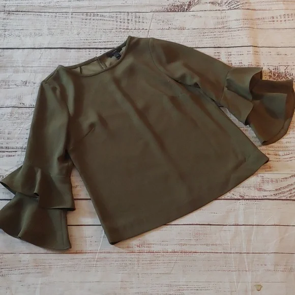 J. CREW RUFFLE SLEEVE BLOISE