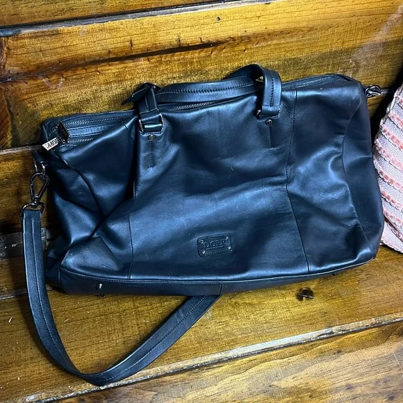 Dopp Genuine Leather Black‎ Duffle/Overnight Bag