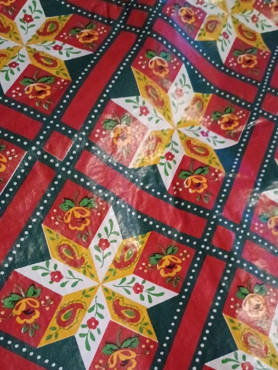 - 3 Christmas Tablecloth in Red, Green, Yellow