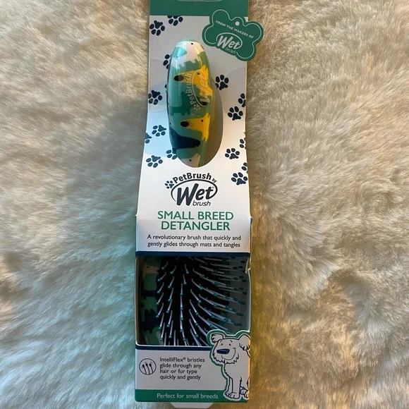 Detangler Brush For Small Breeds Of Dog - Brand: Wet Brush 🐕