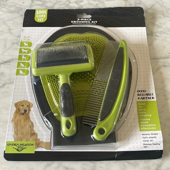NWT Green 3 Piece Grooming Set