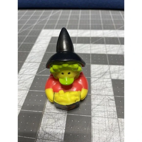 Halloween TRICK OR TREAT Witch Cruising Rubber Duck 2‎ 1/2