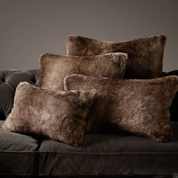 LUXE FAUX FUR PILLOW COVER