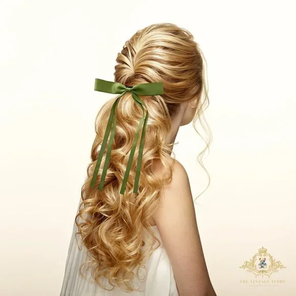 NWT Pretty Girls Long Hair Bows Satin Ribbon Clip on Kids Hair Accessory Green