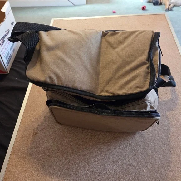 Unbranded Canvas Camera Messenger Bag Khaki Adjustable Dividers‎ Good Condition