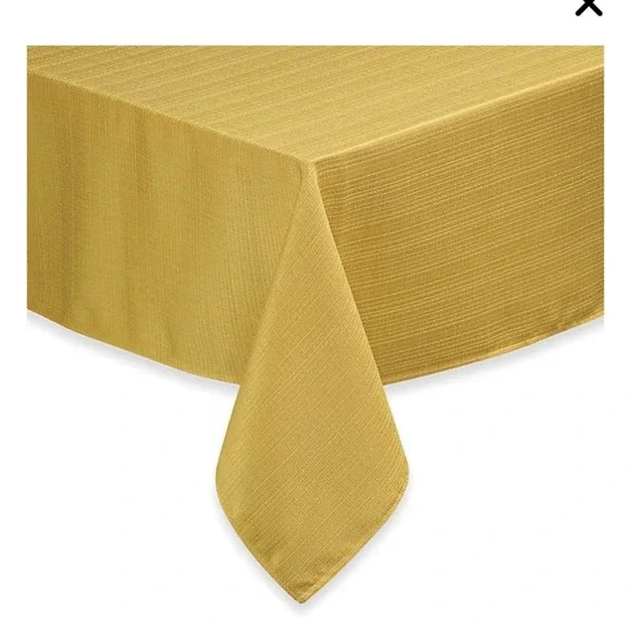 New Noritake colorwave 60”x84” tablecloth