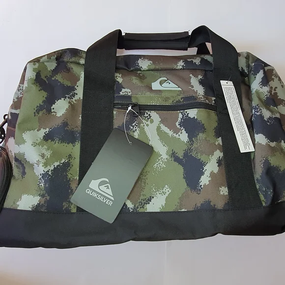 Quiksilver Medium Shelter Green Camo Duffel Bag NWT