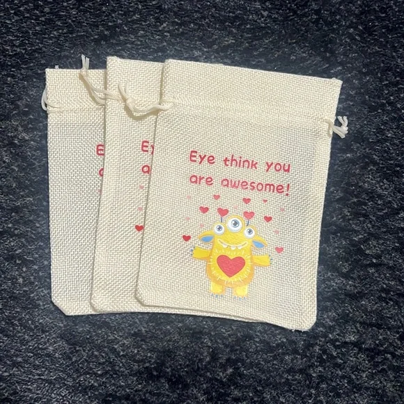 Medium Burlap Gift Bags. (Set of 3)