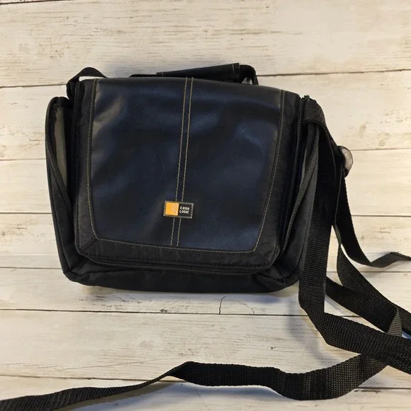 Case Logic Black Camera Messenger Bag Shoulder Strap Padded Electronics Case