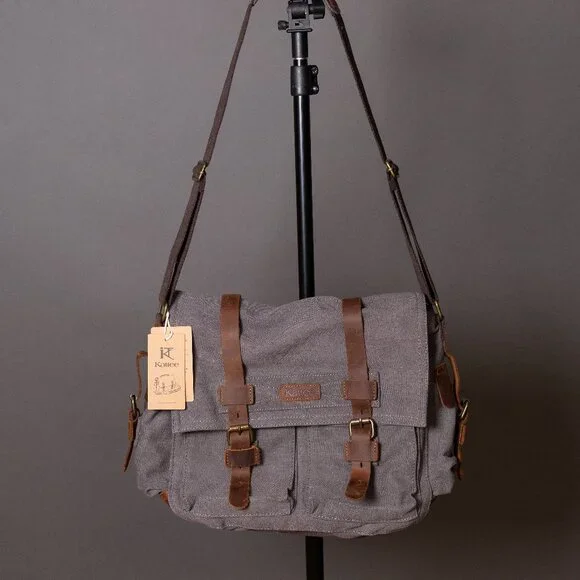 Kattee messenger/camera bag.