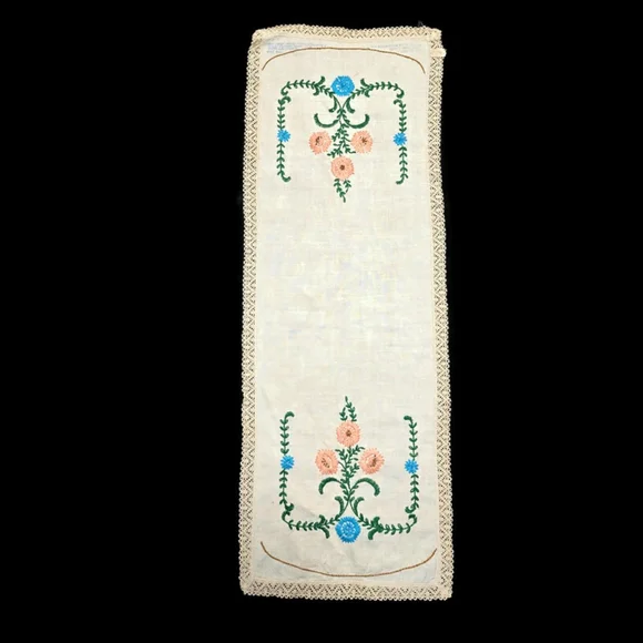 Betsy Ross Needlework NY For EMB Vintage Needlepoint Art Linen Scarf 39