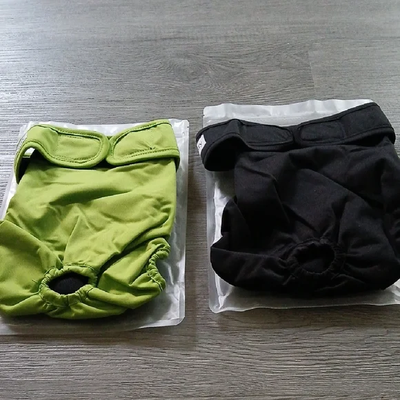 Vecomfy Set of 2 female reusable dog diapers Sz L NIB