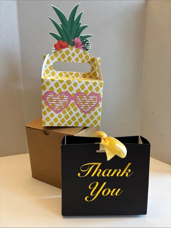 💕5/25💕Favor Gift Box Get 4 Yellow Pineapple, Black Thank You or Kraft Paper