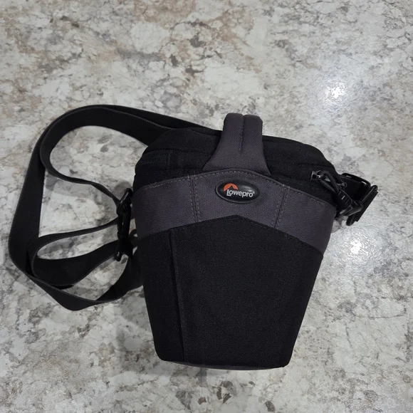 Lowerpro Compact Black Camera Bag - Shoulder Carry DSLR Case