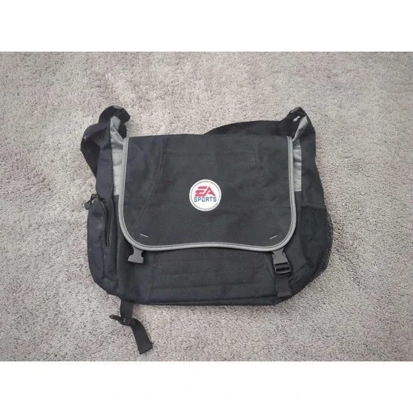 EA Sports Video Game Carrying Travel Case Leed's Black Canvas