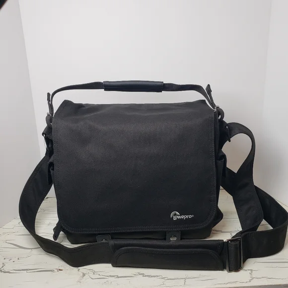 Lowepro 'Urban Reporter 150' Camera and Gear Bag in Black