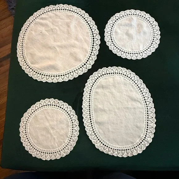Vintage White Linen Doilies with Crochet Lace Trim Set of 4 Round Oval 0564