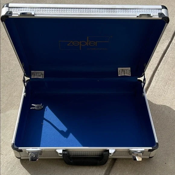 Zepter International Silver and Blue Case
