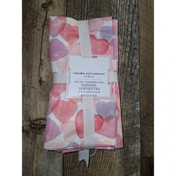 NEW! Cupcakes and Cashmere Set of 6 Valentines Day Themed Napkins