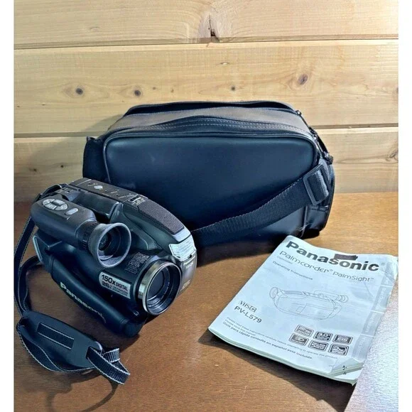 Panasonic PV-L559 VHS-C Analog Camcorder Parts Only Camera, Bag, Manuel Included