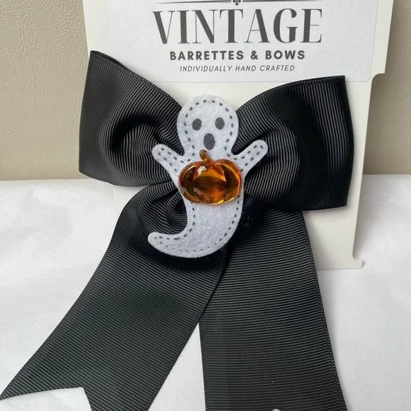 💚Black and White Ghost Hair Bow