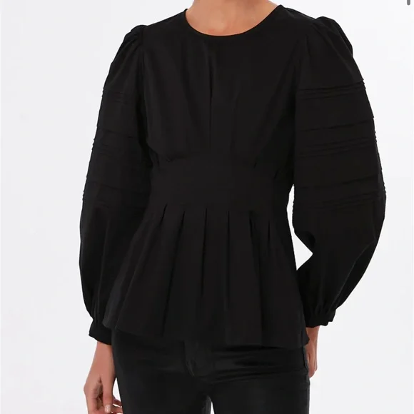 HUNTER BELL Black Tory Top