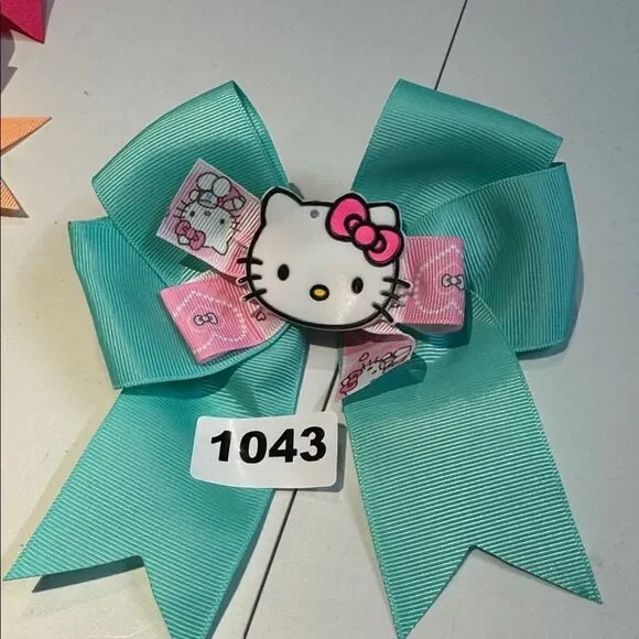 1043 Mint Green Color Hello Kitty Aligator Clip Hair Bow