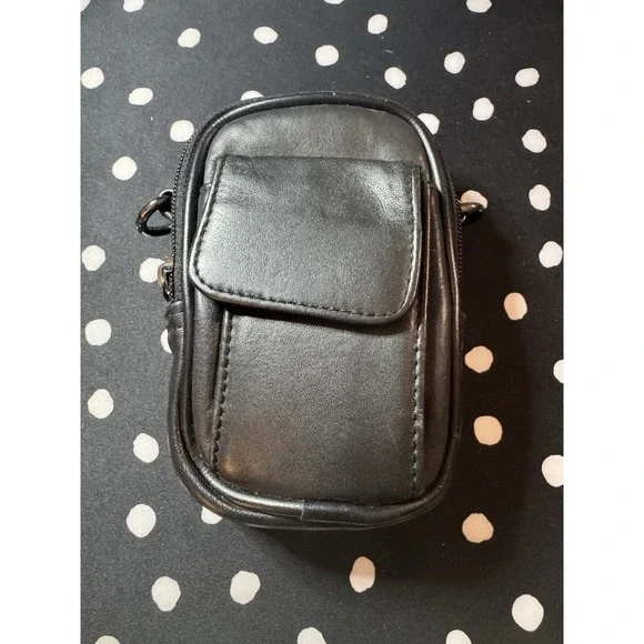 Quantaray Supple Leather Black Padded Point & Shoot Camera Case Bag Zip Pocket
