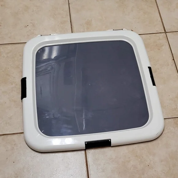 Small Dog plastic pee pad tray