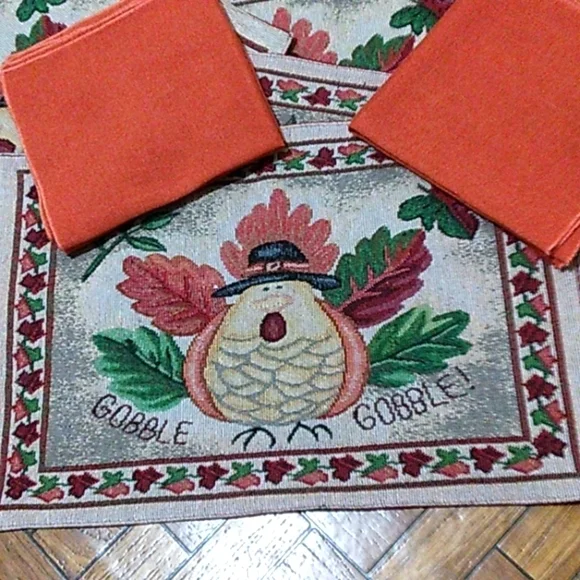 Set of 4 Fall placemats and 4 napkins