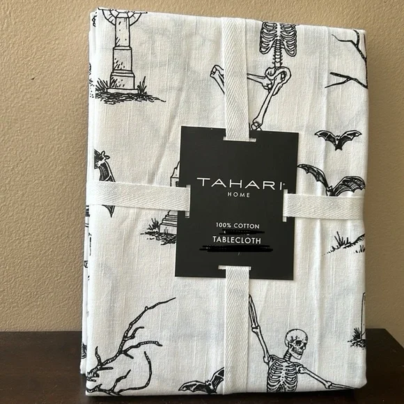 Tahari Halloween Tablecloth Skeletons Dancing Musical Instruments Bats 60”x120”