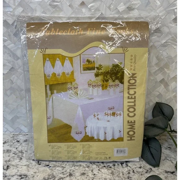 Home Collection‎ Tablecloth Fine Works 150x220 cm White Gold Flowers Granny Core