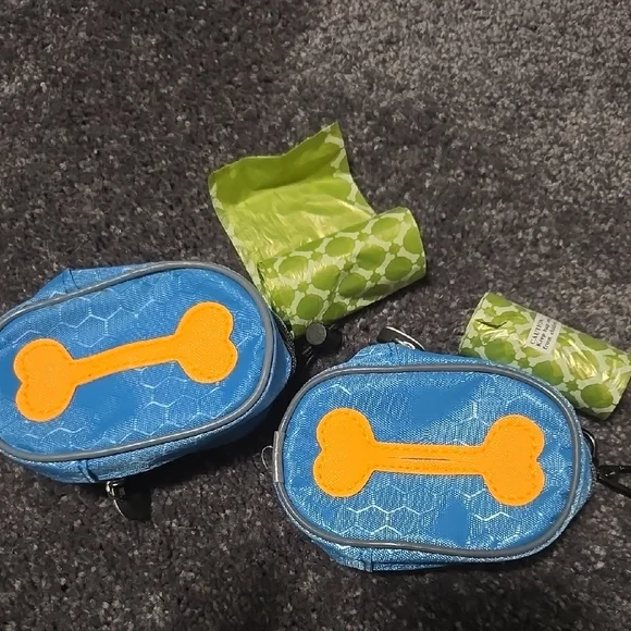 NWT 2pk Doggy Poo Bags With Case