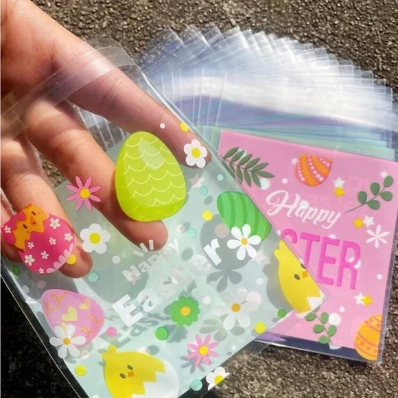 Easter Themed Gift Medium Bags with Chick and Egg Design (50 pack)