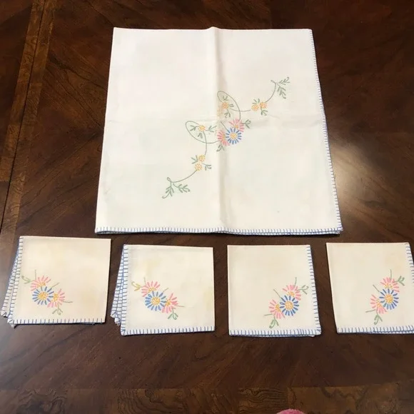 Tablecloth 33X33 & 4 Napkins Vintage Embroidery Handmade Blue Pink Yellow Daisy