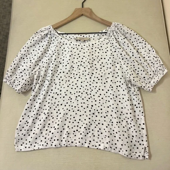 Loft Blouse - Women’s Small White - Black Dot Office