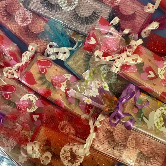 Luxury Lashes Party Favor Pack - Assorted Colors