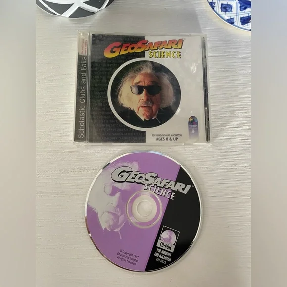 Game - GeoSafari Science - CD-Rom for Windows and Macintosh Scratch free disc