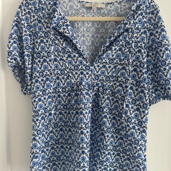 LOFT Blue Floral Puff Sleeve Tie Neck Top