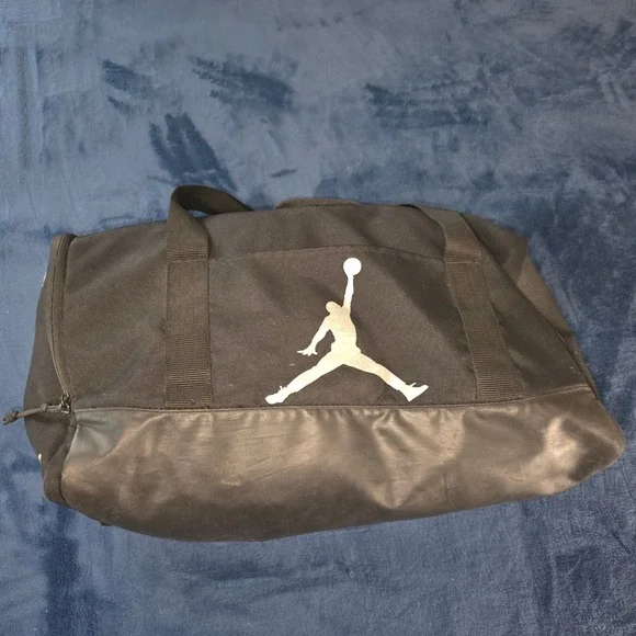 Jordan Jumpman Duffel Bag Black Medium Gym Travel Bag 1913-023 117