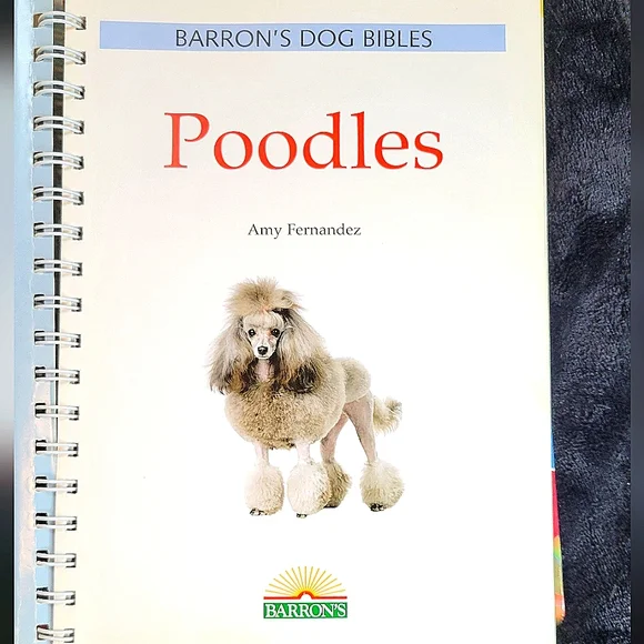 BARRON'S DOG BIBLE: POODLES. MINT CONDITION